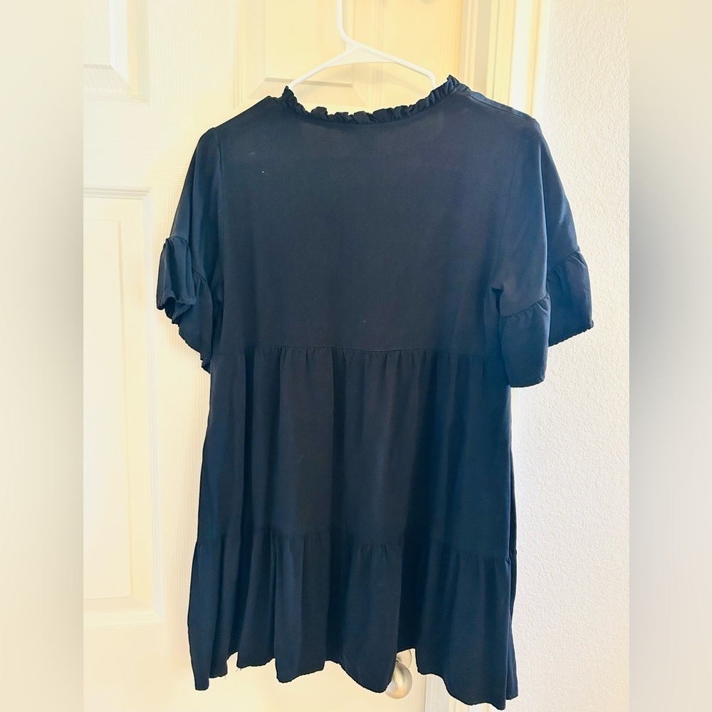 Ruffled Black Flowy Tunic Top with Buttons Size Small NWOT - Picture 4 of 4
